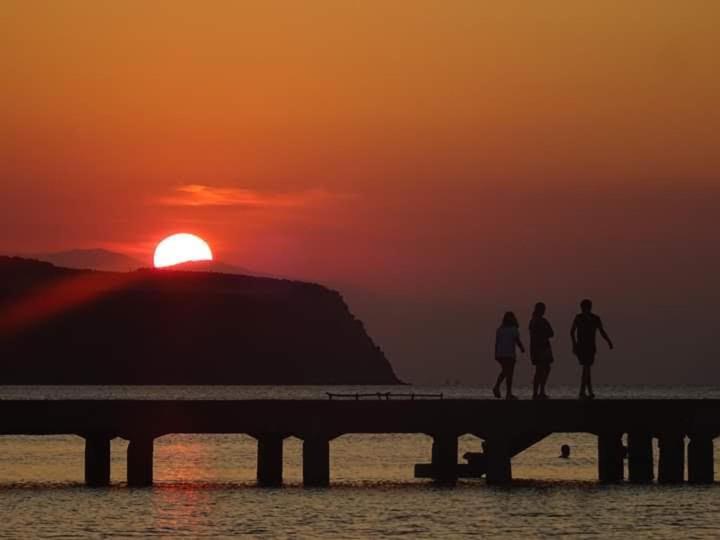 Sunset View Rooms Агия Триас Екстериор снимка