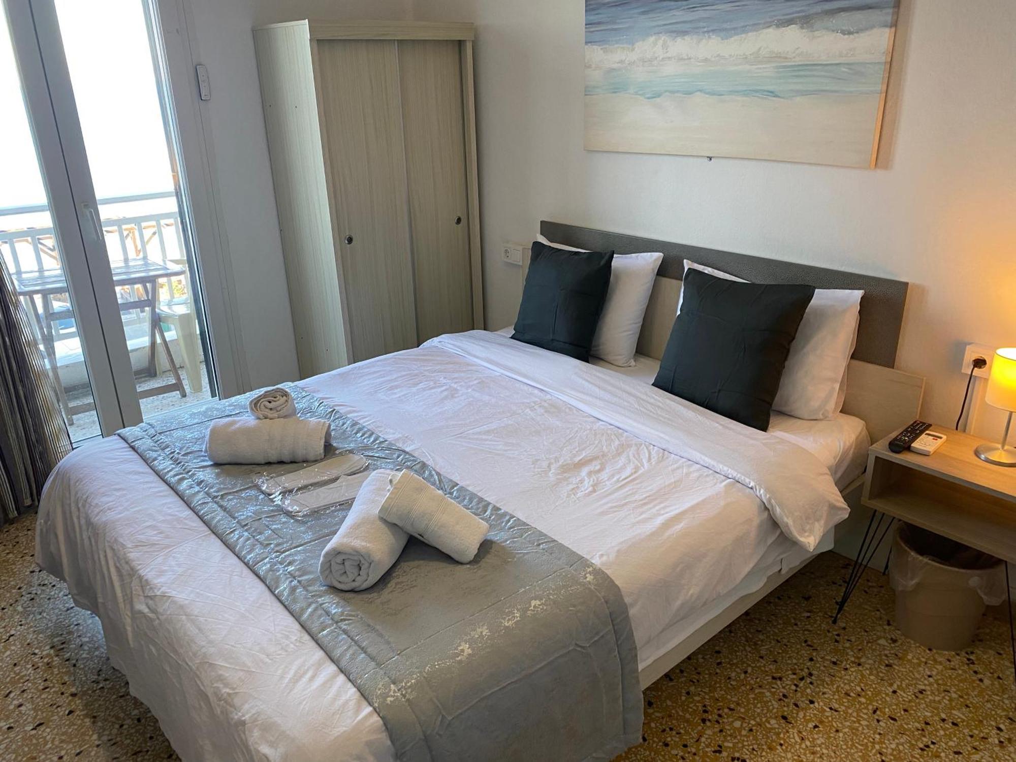 Sunset View Rooms Агия Триас Екстериор снимка